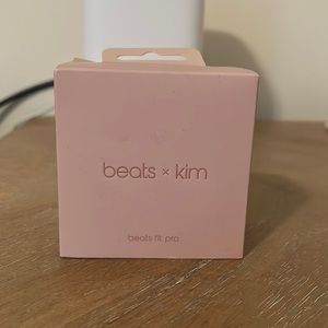 BEATS x KIM